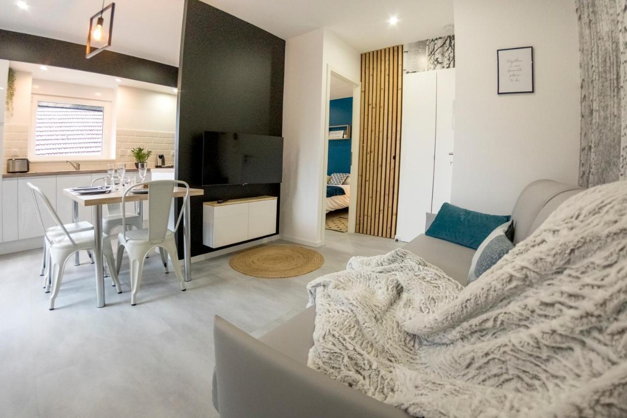 Appart-Hotel N 4 Calme Avec Terrasse, Wi-Fi Haut Debit, Petit-Dejeuner, Room-Service Et Parking Prive Chouzelot Exteriör bild