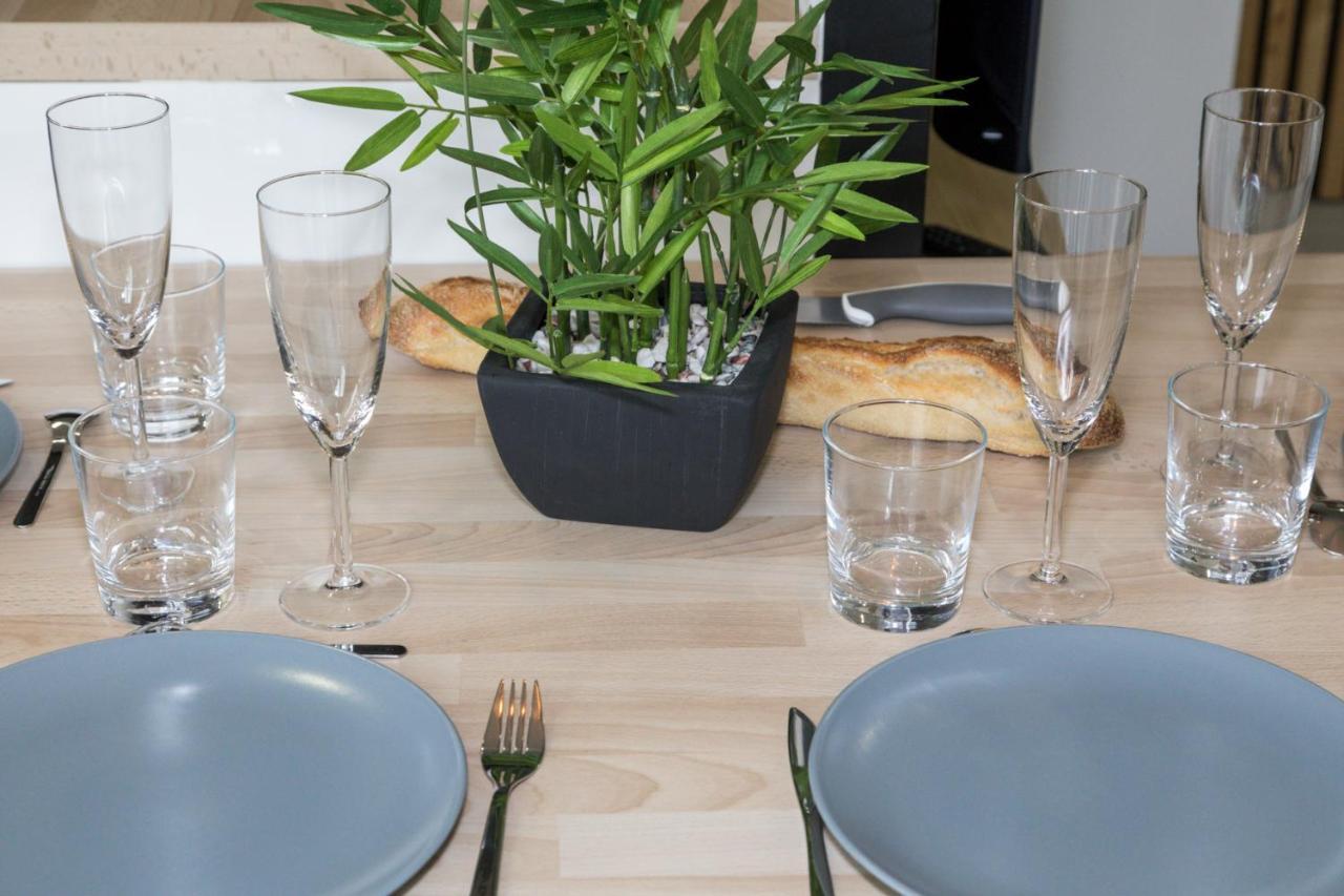 Appart-Hotel N 4 Calme Avec Terrasse, Wi-Fi Haut Debit, Petit-Dejeuner, Room-Service Et Parking Prive Chouzelot Exteriör bild