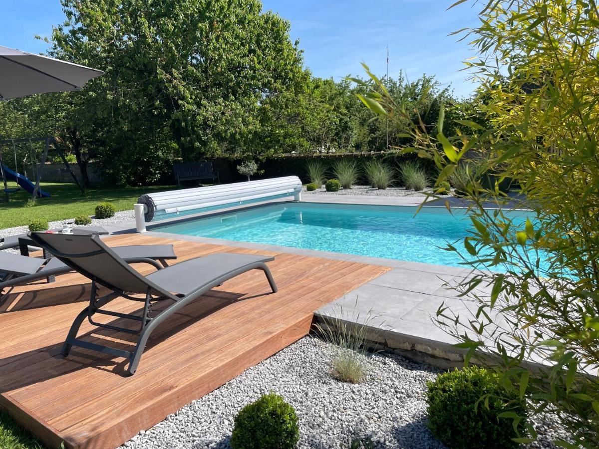 Appart-Hotel N 4 Calme Avec Terrasse, Wi-Fi Haut Debit, Petit-Dejeuner, Room-Service Et Parking Prive Chouzelot Exteriör bild
