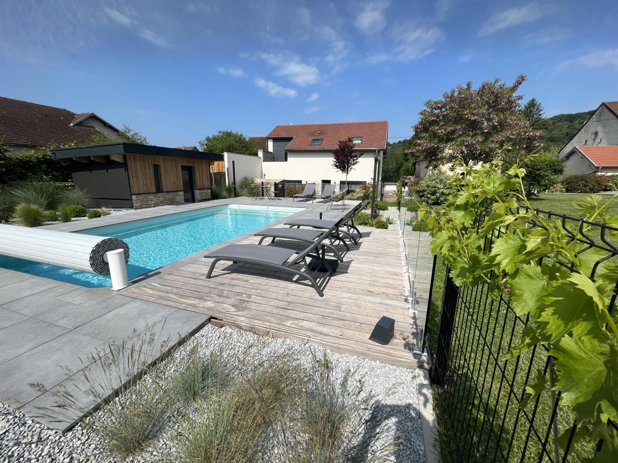 Appart-Hotel N 4 Calme Avec Terrasse, Wi-Fi Haut Debit, Petit-Dejeuner, Room-Service Et Parking Prive Chouzelot Exteriör bild