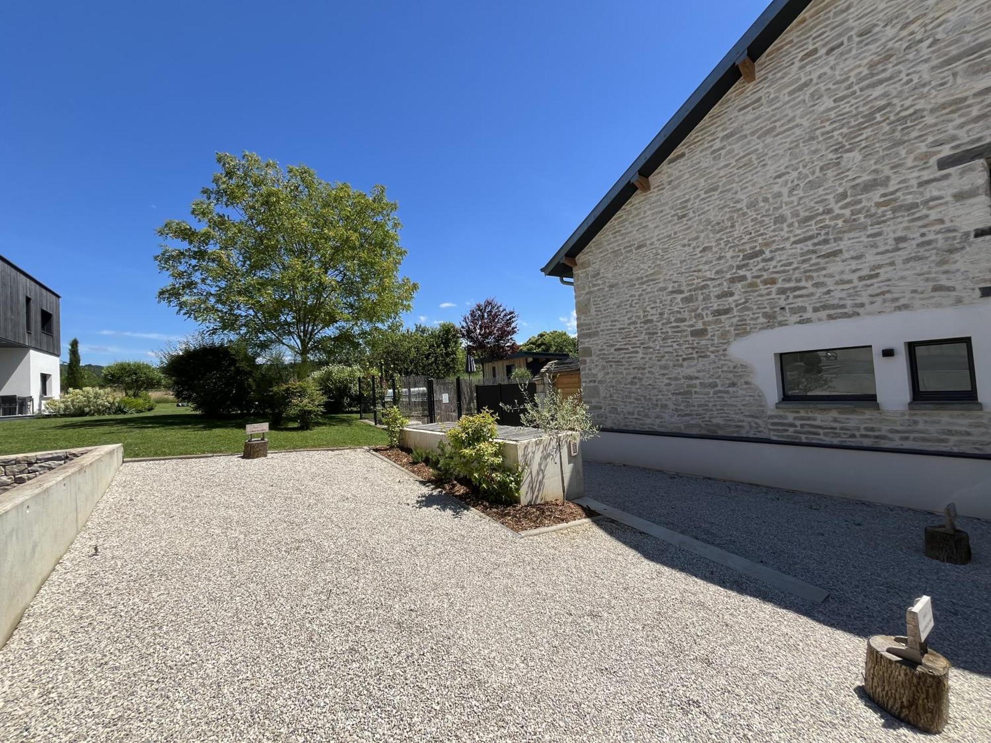 Appart-Hotel N 4 Calme Avec Terrasse, Wi-Fi Haut Debit, Petit-Dejeuner, Room-Service Et Parking Prive Chouzelot Exteriör bild